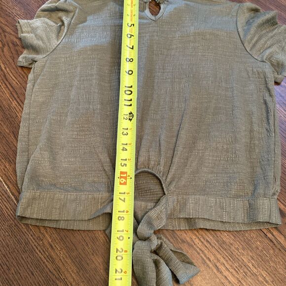 Self Esteem Blouse Women’s Size Small Short Sleeve Tie Bottom Lace Keyhole Green - Picture 11 of 11